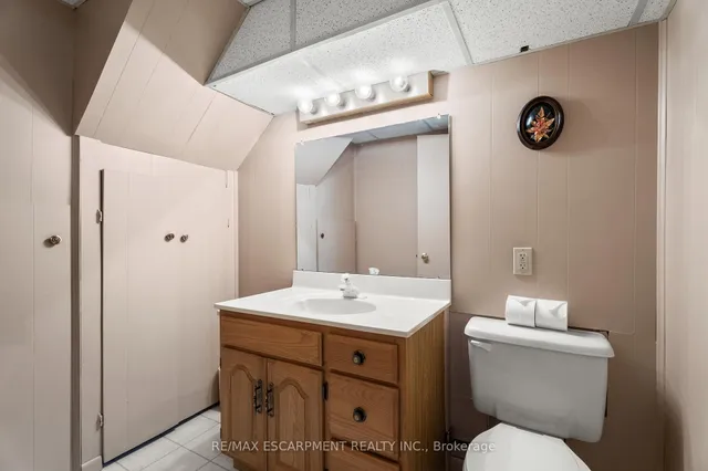 Additional image 25 of 98 Laurier Ave