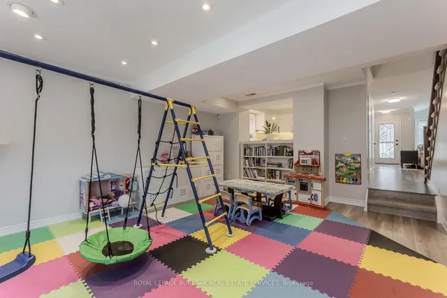 Additional image 34 of 209 Portage Lane