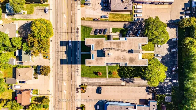 Additional image 32 of 824 Brant St Unit 8