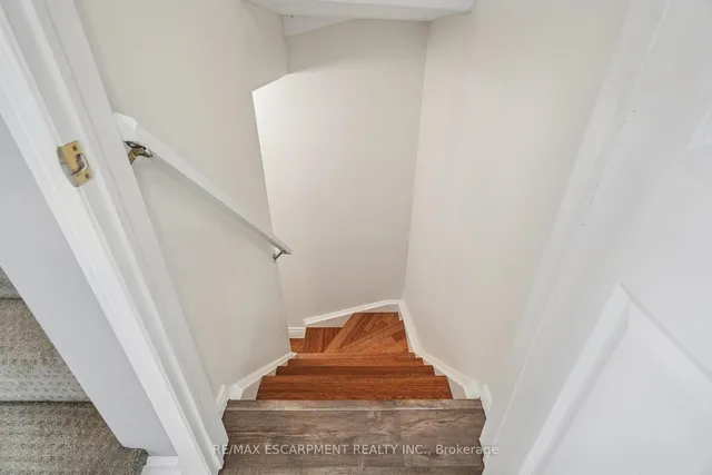 Additional image 30 of 46 Dawson Cres