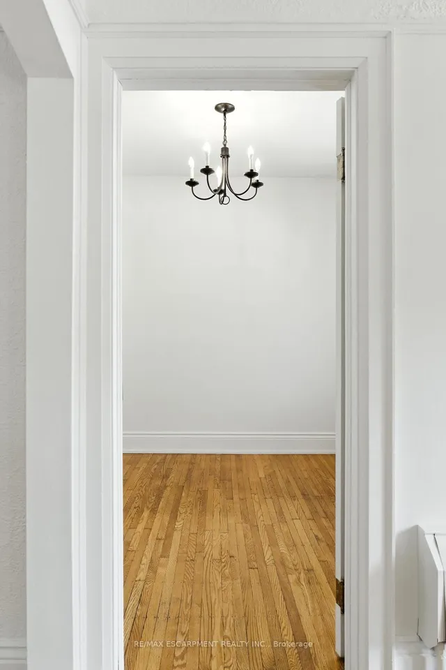 Additional image 24 of 57 Highcliffe Ave