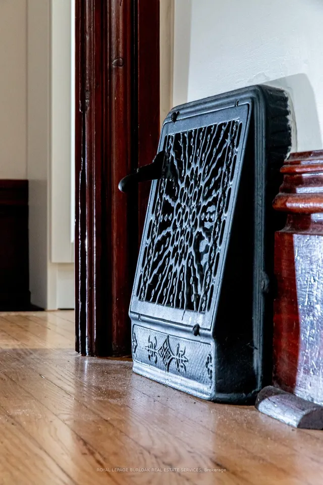 Additional image 12 of 27 Steven St