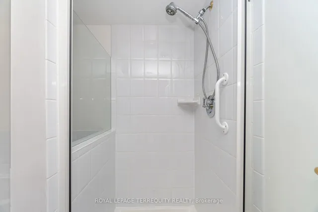 Additional image 19 of 77 GOVERNORS Rd Unit 204