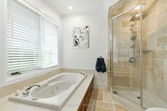 Additional image 22 of 24 Meander Clse