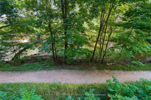 Additional image 37 of 77 Governors Rd Unit 102