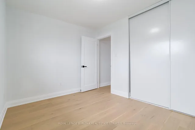 Additional image 18 of 5475 Lakeshore Rd Unit 4