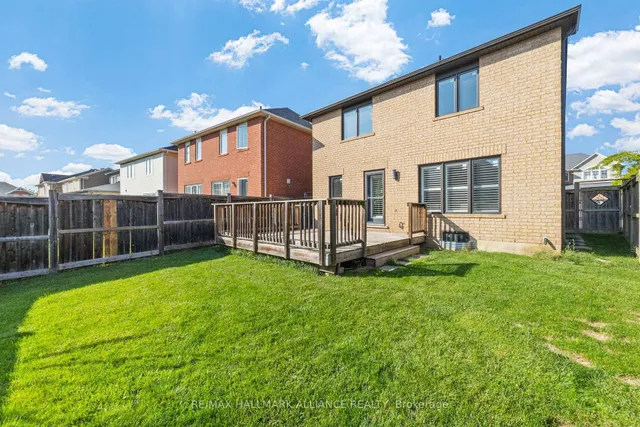 Additional image 28 of 402 Schreyer Cres