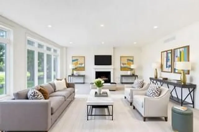 Additional image 11 of 20 Stokes Tr