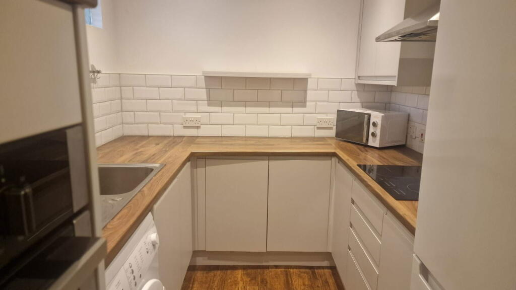 Additional image 5 of Yew Tree Road, Moseley, Birmingham, B13 8NF