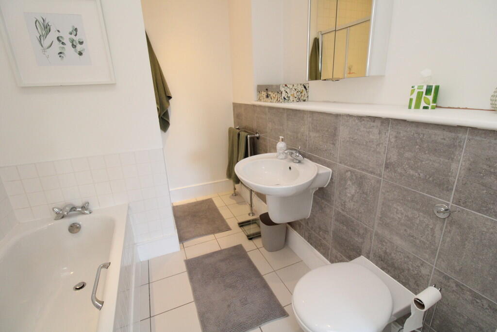 Additional image 7 of St James Place, 34 George Road