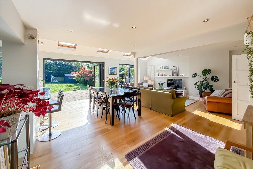 Additional image 18 of Bloomfield Road, Harpenden, Hertfordshire, AL5