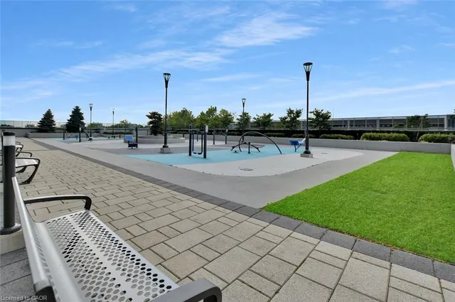 Additional image 3 of 2087 Fairview St Unit 25