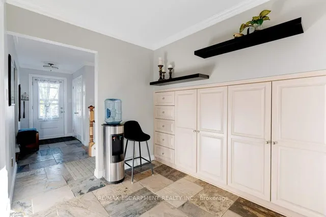 Additional image 14 of 37 WEST Ave