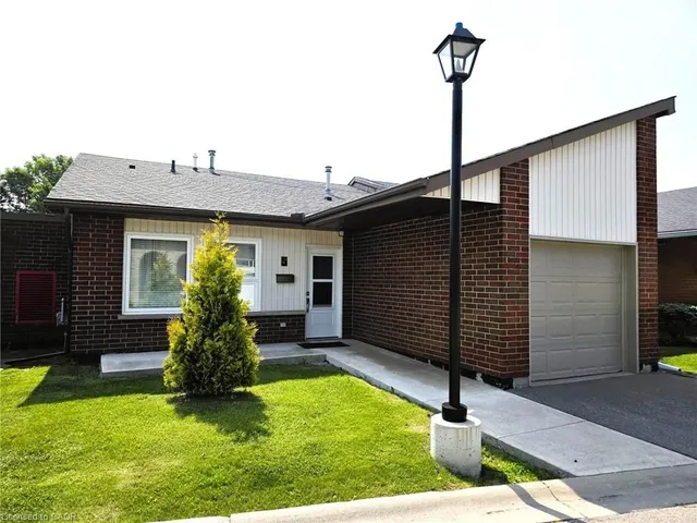 5 Archdeacon Clark Trail