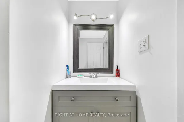 Additional image 27 of 1460 Garth St Unit 6