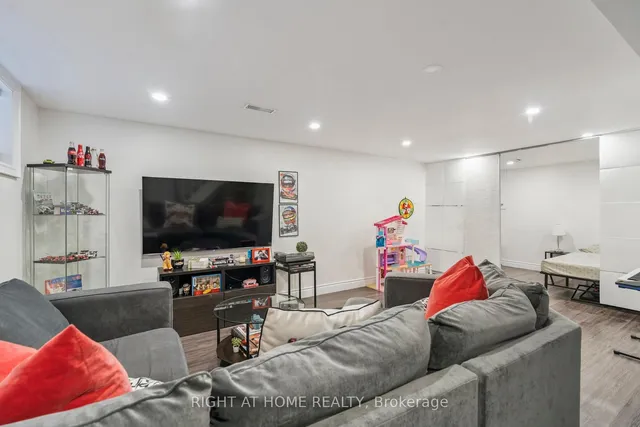 Additional image 26 of 151 Gateshead Cres Unit 35