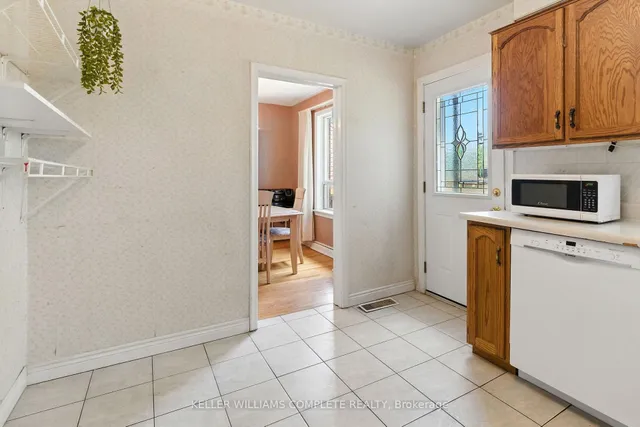 Additional image 10 of 1001 Brucedale Ave