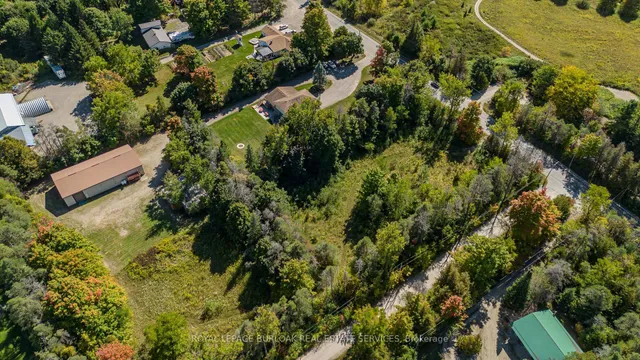 Additional image 41 of 4871 Wellington Road 29