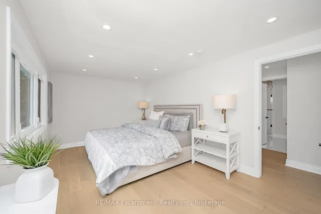 Additional image 18 of 350 East Side Cres