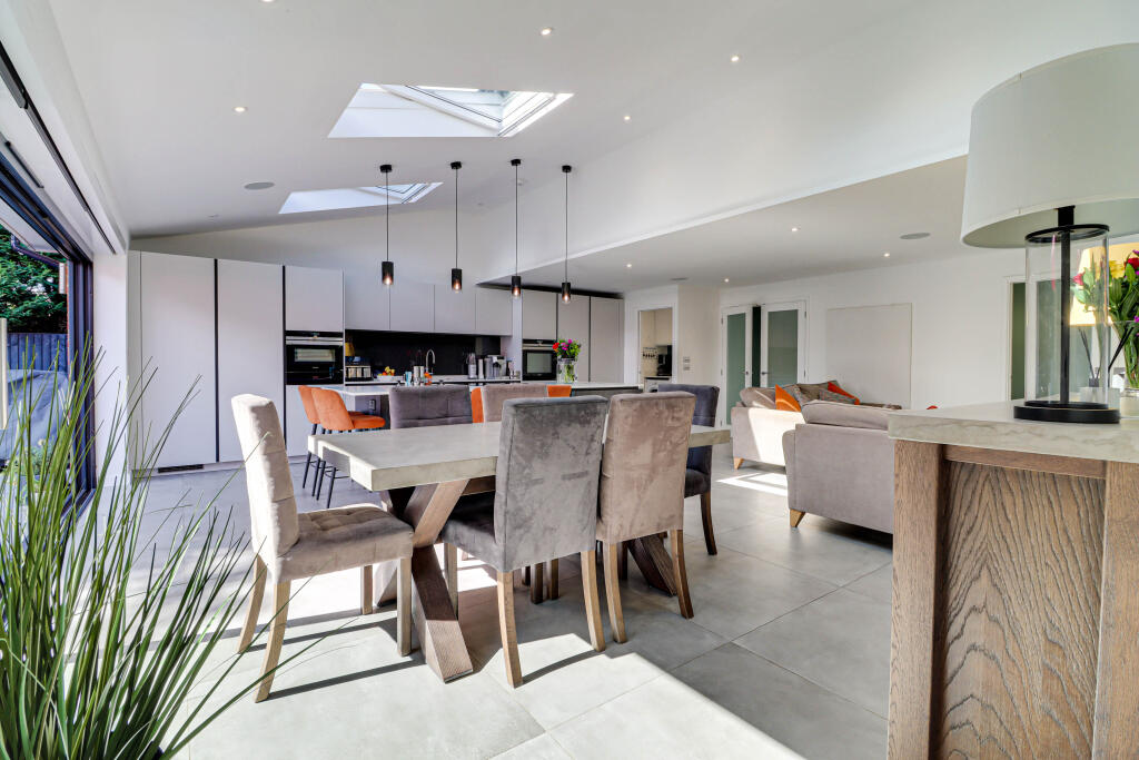 Additional image 5 of Laburnum Grove, St. Albans, Hertfordshire, AL2