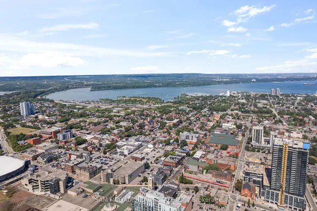 Additional image 16 of 80 King William St Unit 301