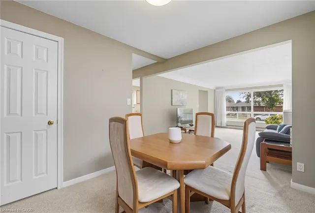 Additional image 10 of 142 Fernwood Cres