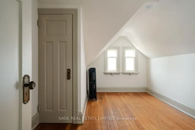 Additional image 33 of 36 Mountwood Ave