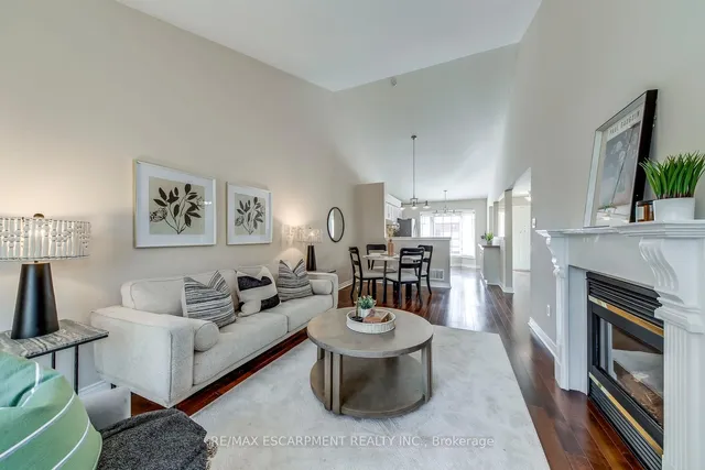 Additional image 4 of 2435 Woodward Ave Unit 15