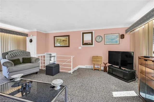 Additional image 22 of 27 Paradise Rd