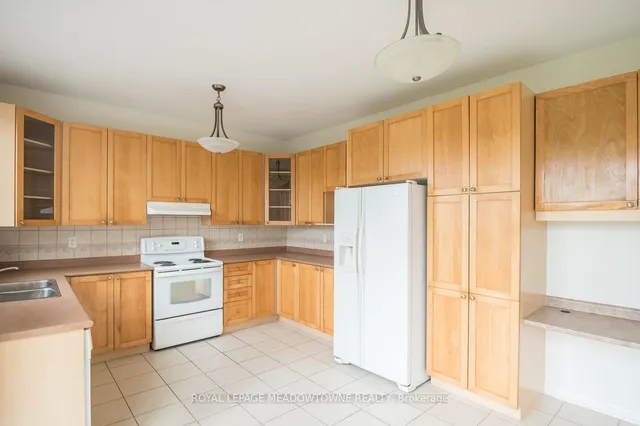 Additional image 19 of 833 Watson Terr