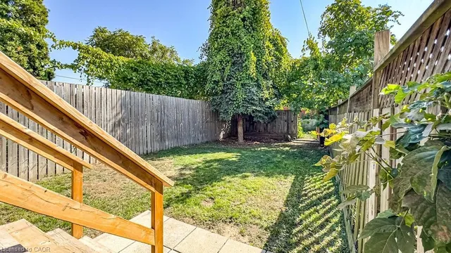 Additional image 18 of 250 Avondale St