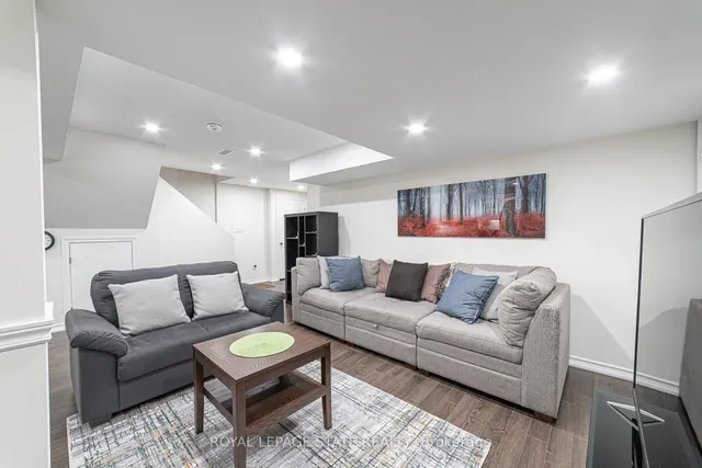 Additional image 38 of 120 Sundial Cres