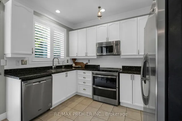 Additional image 20 of 920 McDuffe Cres