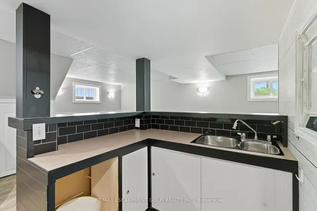 Additional image 17 of 201 East 28th St