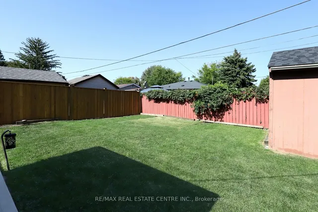 Additional image 28 of 345 Maplewood Cres