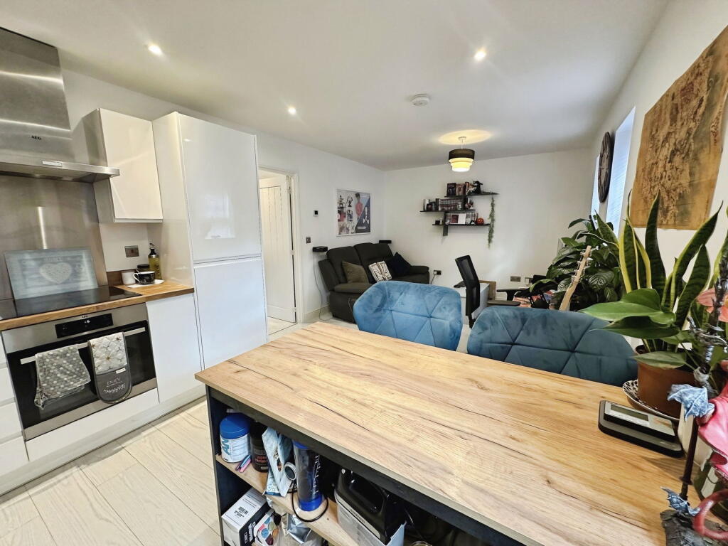 Additional image 6 of 8 Macniece Close, Selly Oak, Birmingham, B29 6WR