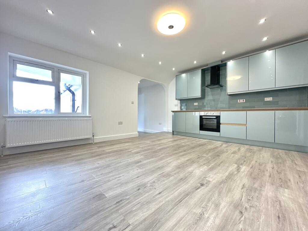 Additional image 11 of Stratford Road, Hall Green B28