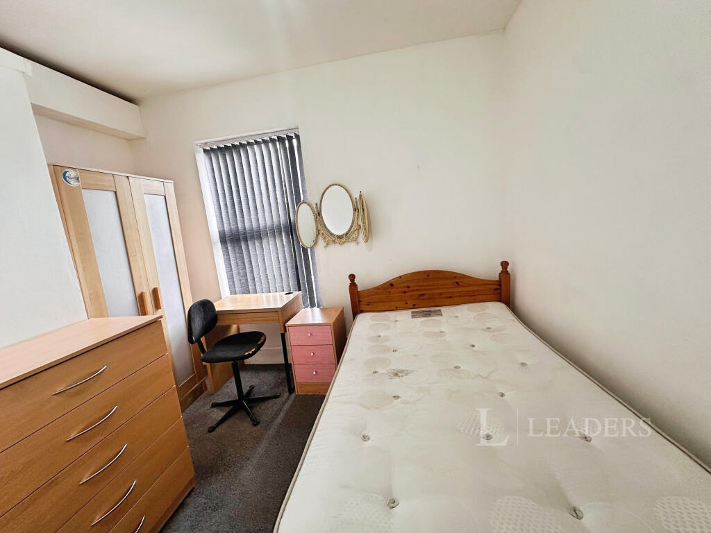 Room 2 Hubert Road, B29