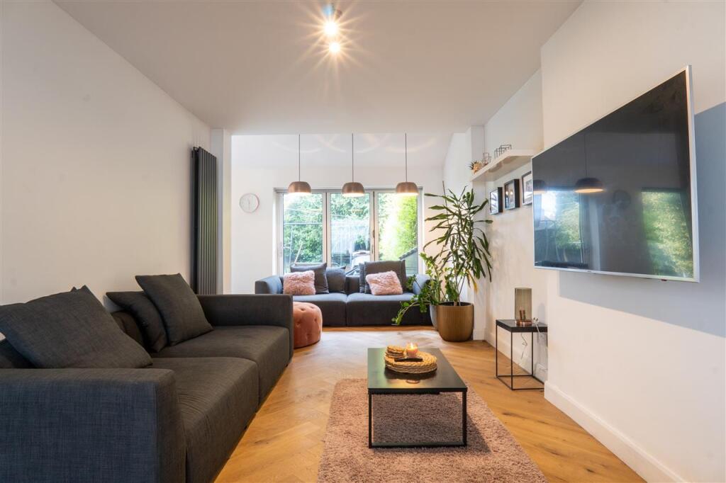 Additional image 3 of Stratford Road, Hall Green, Birmingham