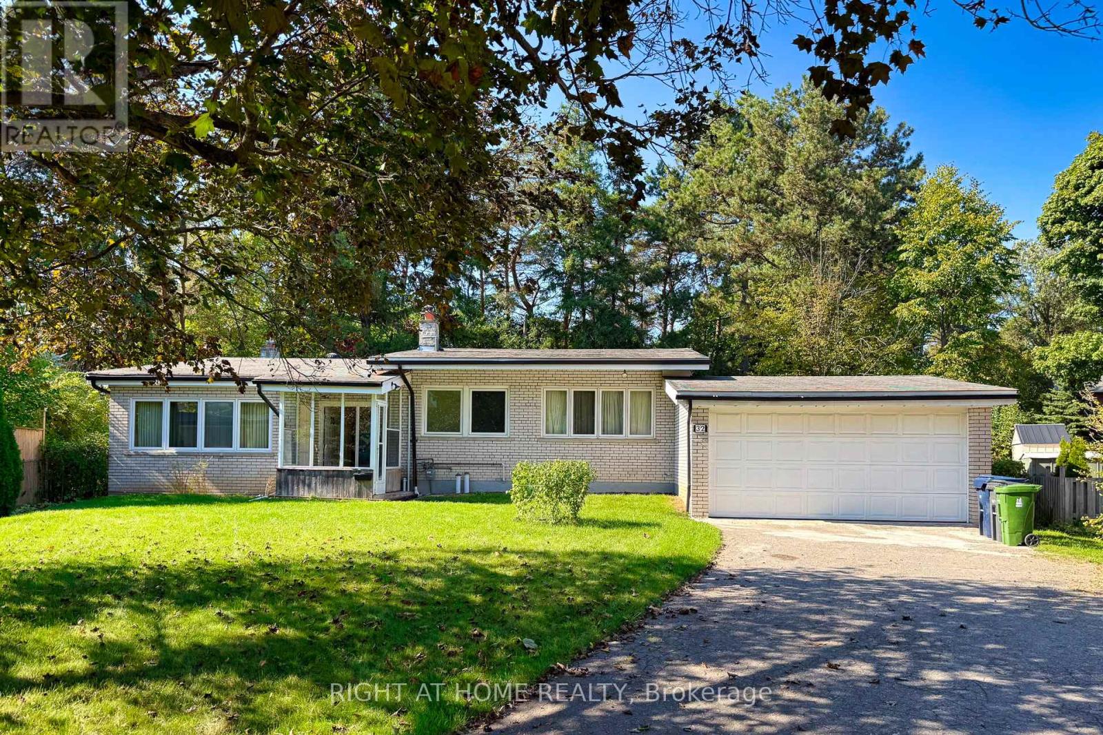 Property image for 32 DONNA COURT|Toronto (Newtonbrook East), Ontario M2M2C8