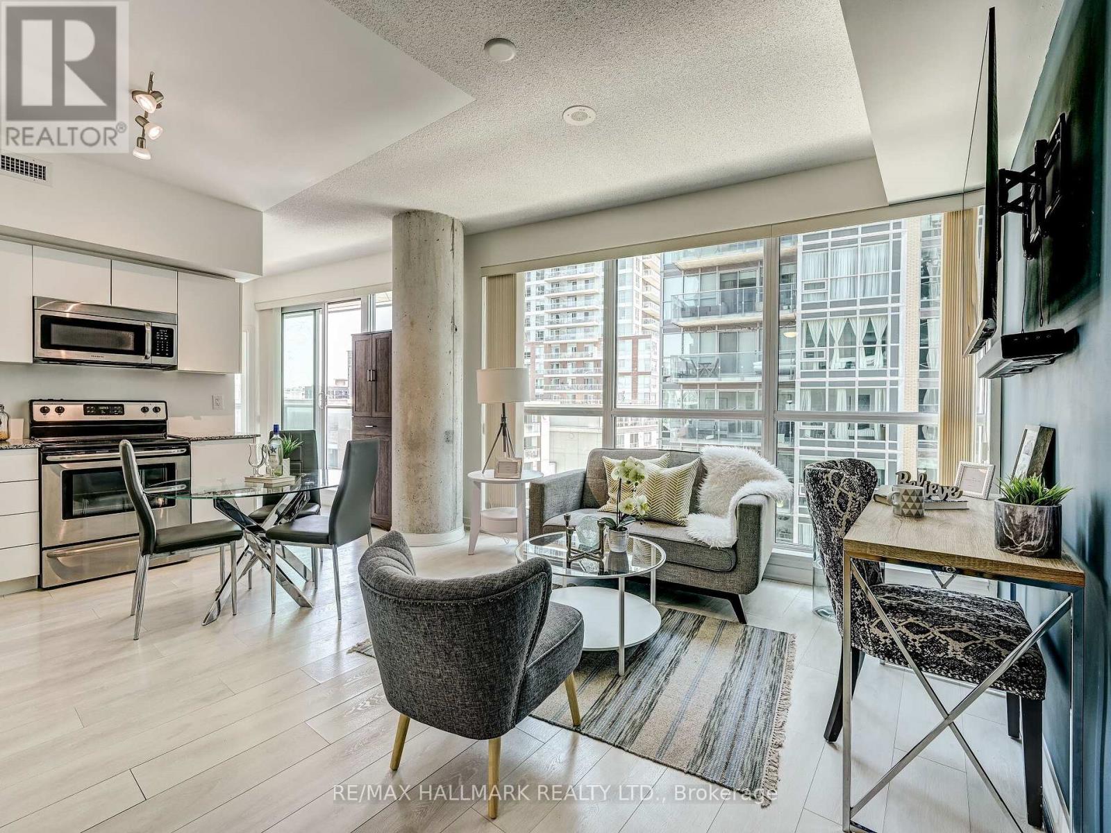 704 - 150 EAST LIBERTY STREET|Toronto (Niagara), Ontario M6K3R5
