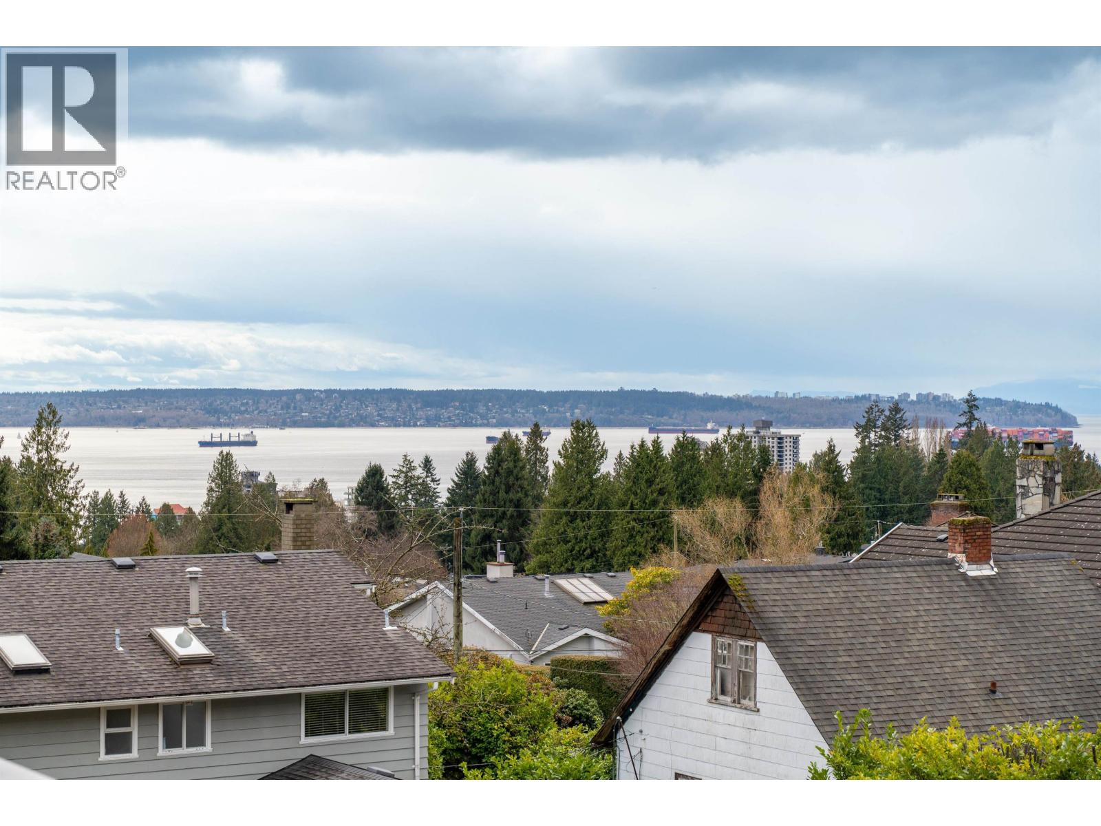 Property image for 1410 MATHERS AVENUE|West Vancouver, British Columbia V7T2G7