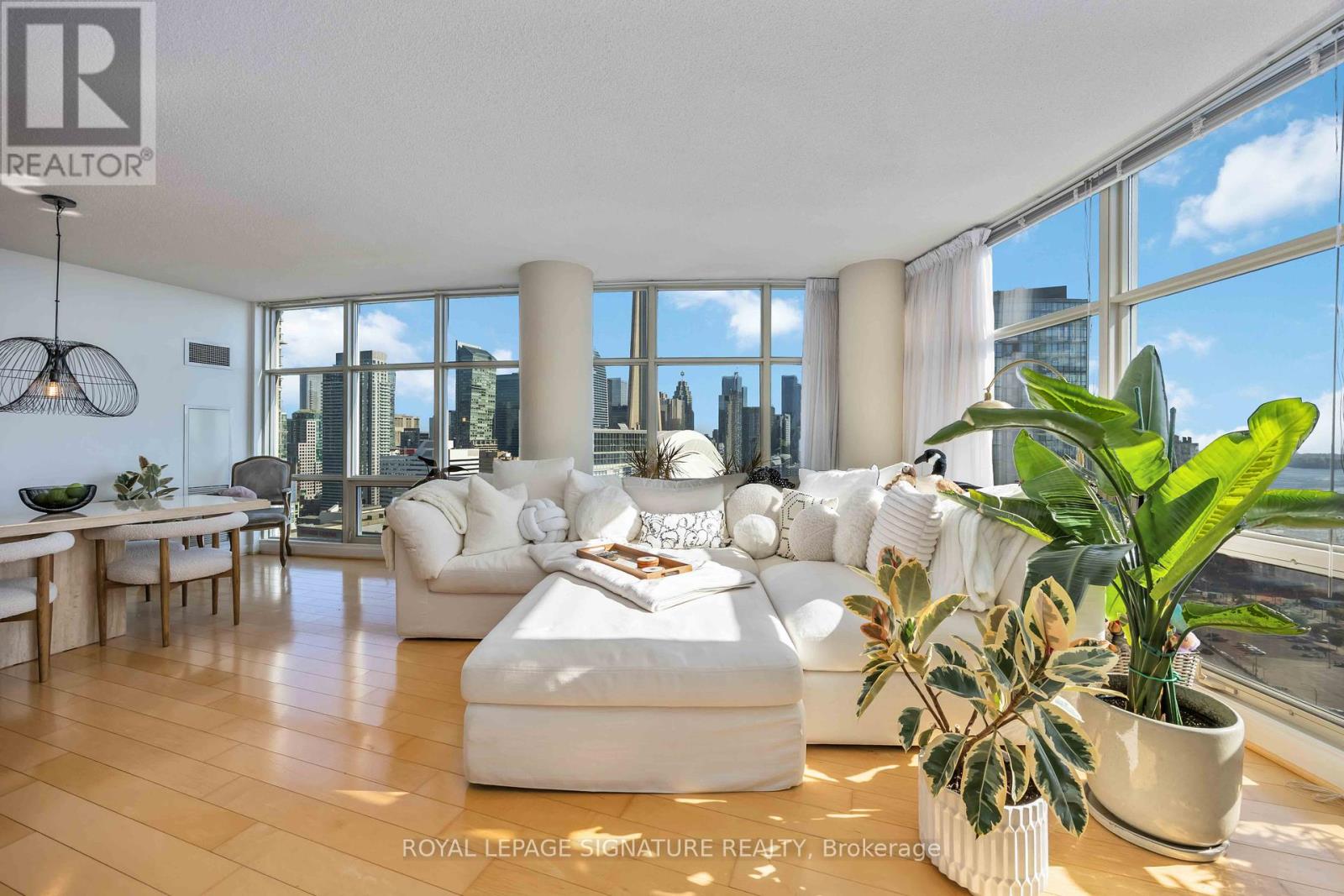 Property image for 3309 - 35 MARINER TERRACE|Toronto (Waterfront Communities), Ontario M5V3V9