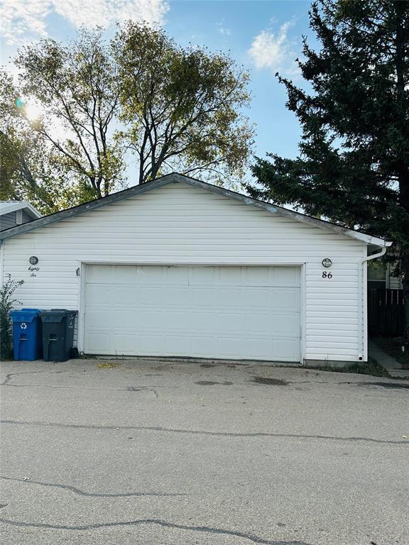 86 Sandale Drive|Winnipeg, Manitoba R2C2Z3