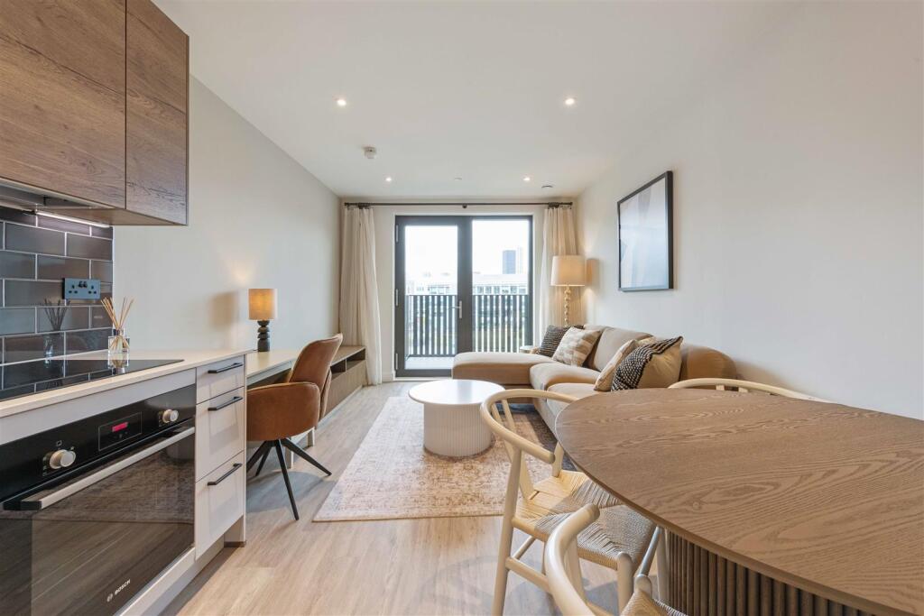 Additional image 25 of Glasswater Locks, Birmingham