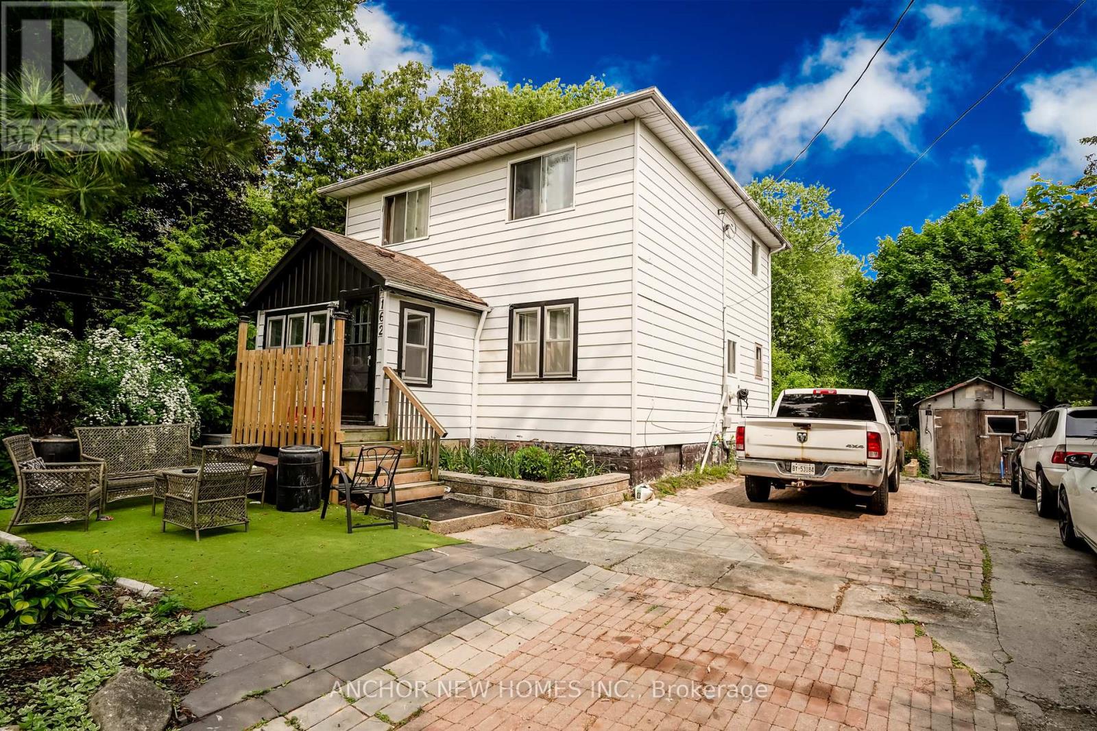 Property image for 162 CLARK AVENUE|Markham (Thornhill), Ontario L3T1T4