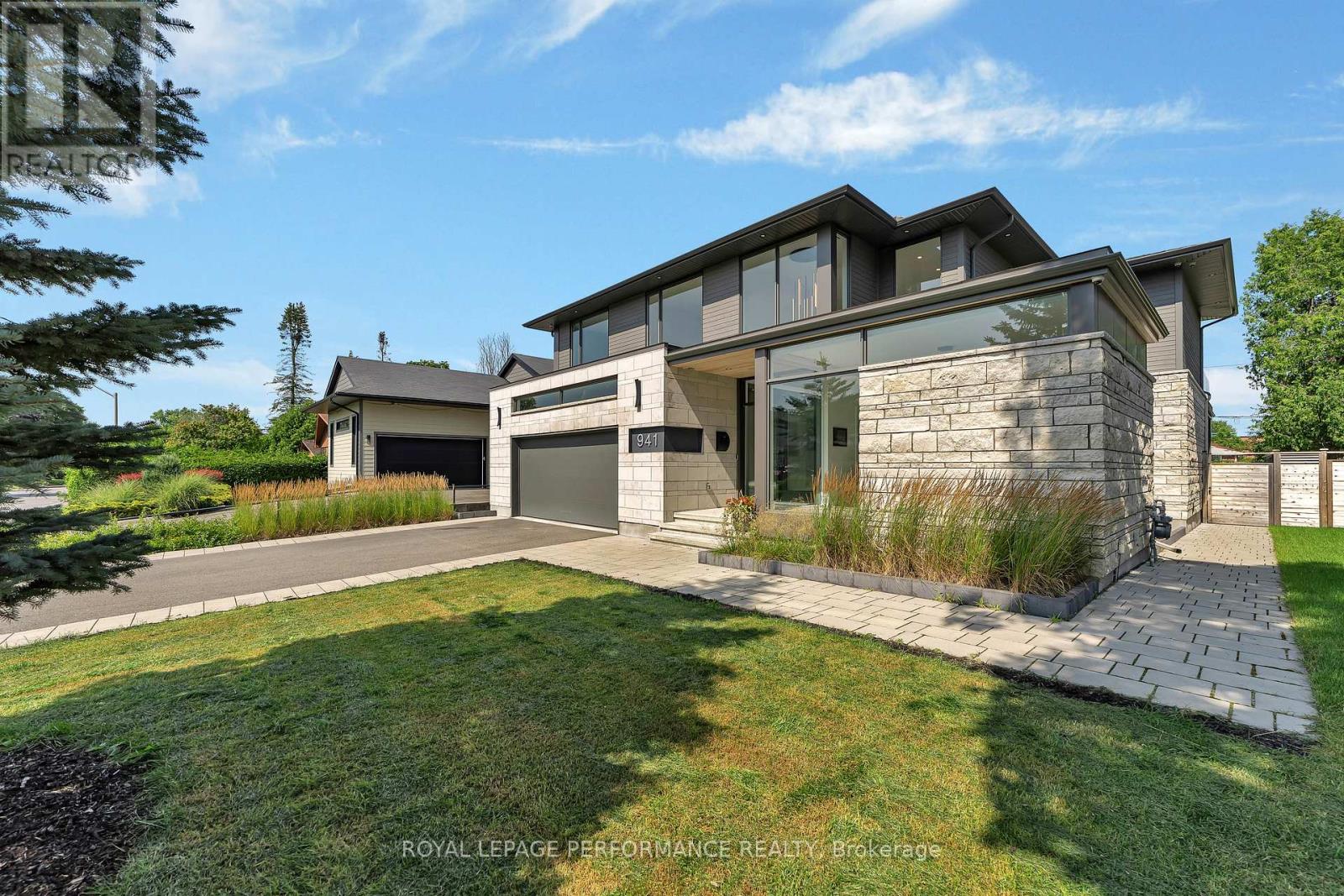 941 WINNINGTON AVENUE|Ottawa, Ontario K2B5C6