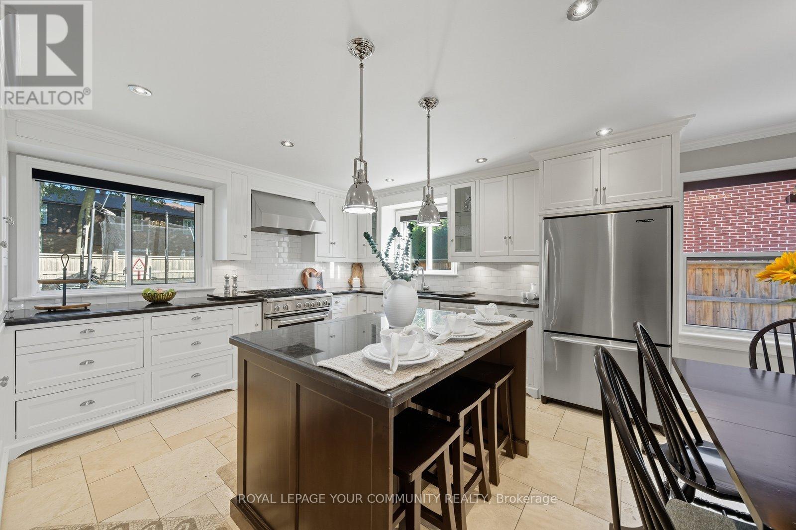 Property image for 32 RAVENGLOSS DRIVE|Markham (German Mills), Ontario L3T4C9