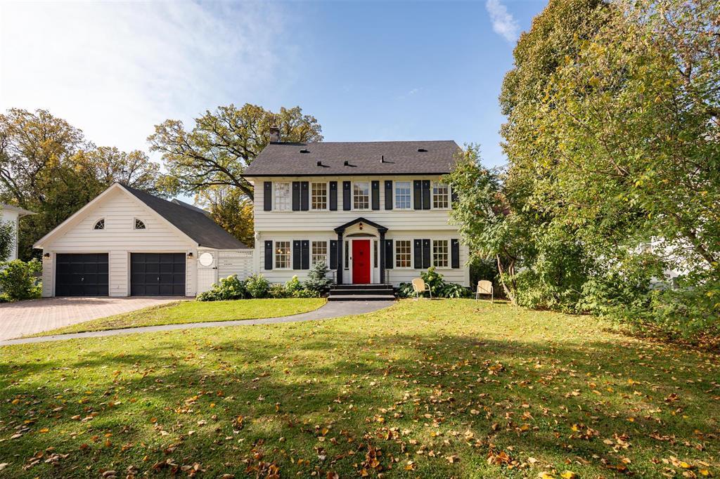 100 East Gate|Winnipeg, Manitoba R3C2C3