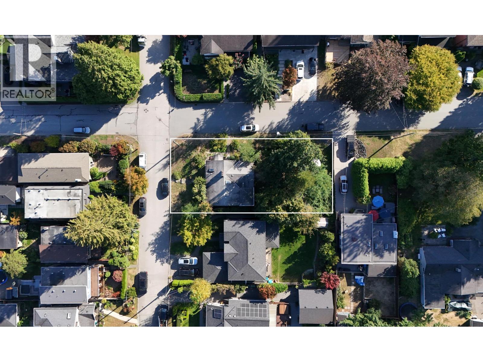 Property image for 2405 LLOYD AVENUE|North Vancouver, British Columbia V7P2P6